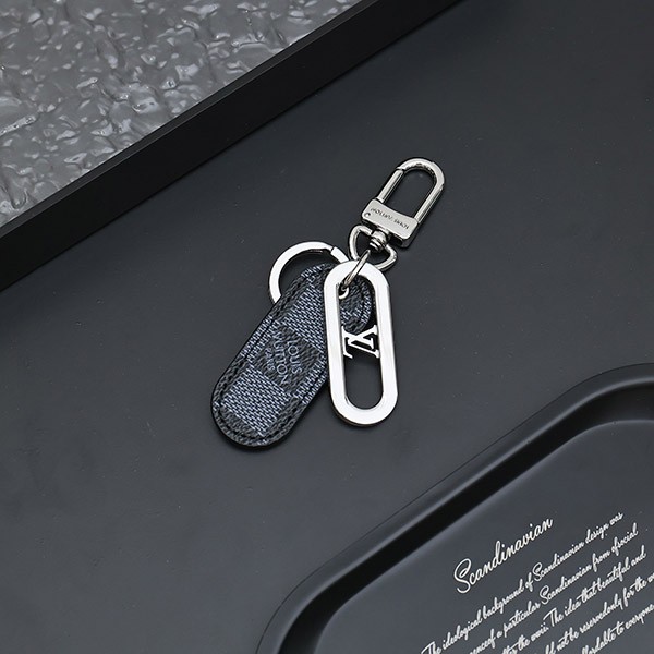 すぐ届く☆ルイヴィトン キーホルダー コピー・LV シグネチャー vuw96529